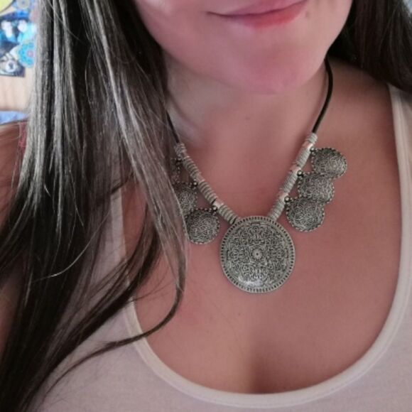 Stunning Silver Many Medallions Evening Necklace - Picture 7 of 8